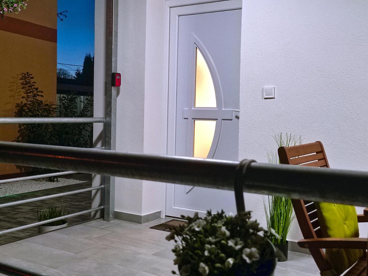 White Stone Apartman Hajduszoboszlo Luaran gambar