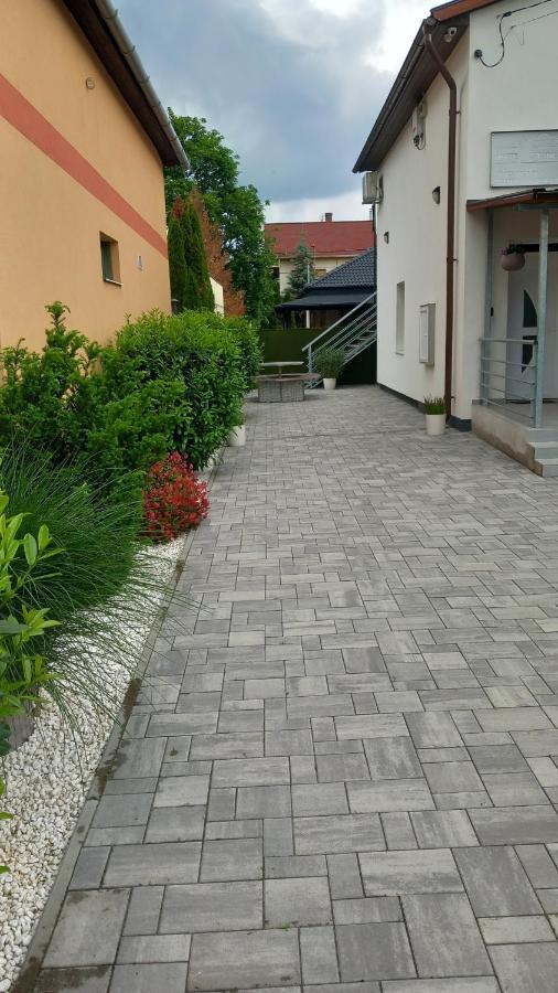 White Stone Apartman Hajduszoboszlo Luaran gambar
